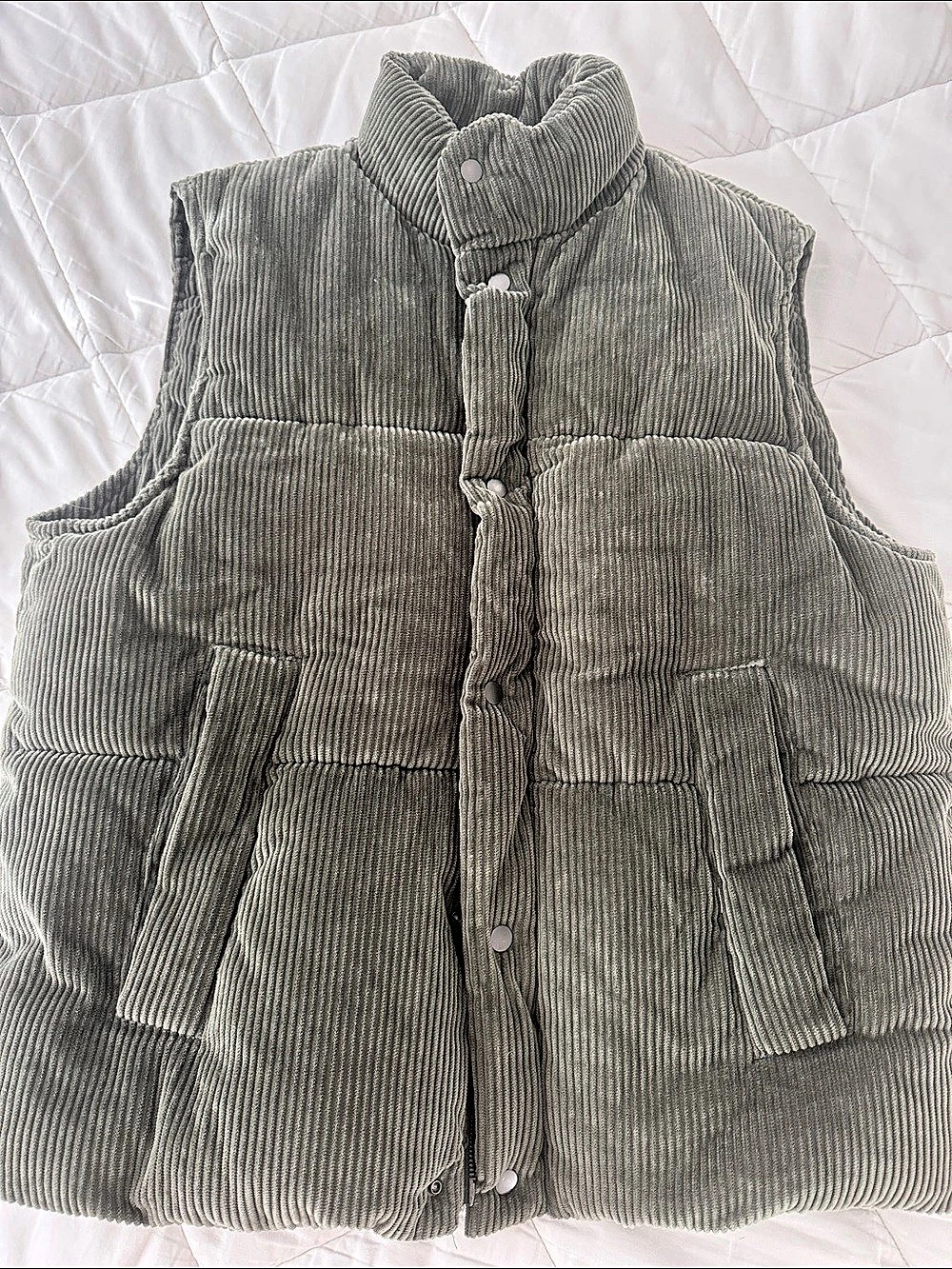 Mens Zara Corduroy Puffer Vest in olive Green